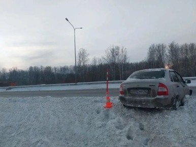 Пьяный отец повез 7-летнего сына из Тюмени за город, мальчик ехал без детского кресла на переднем сиденье