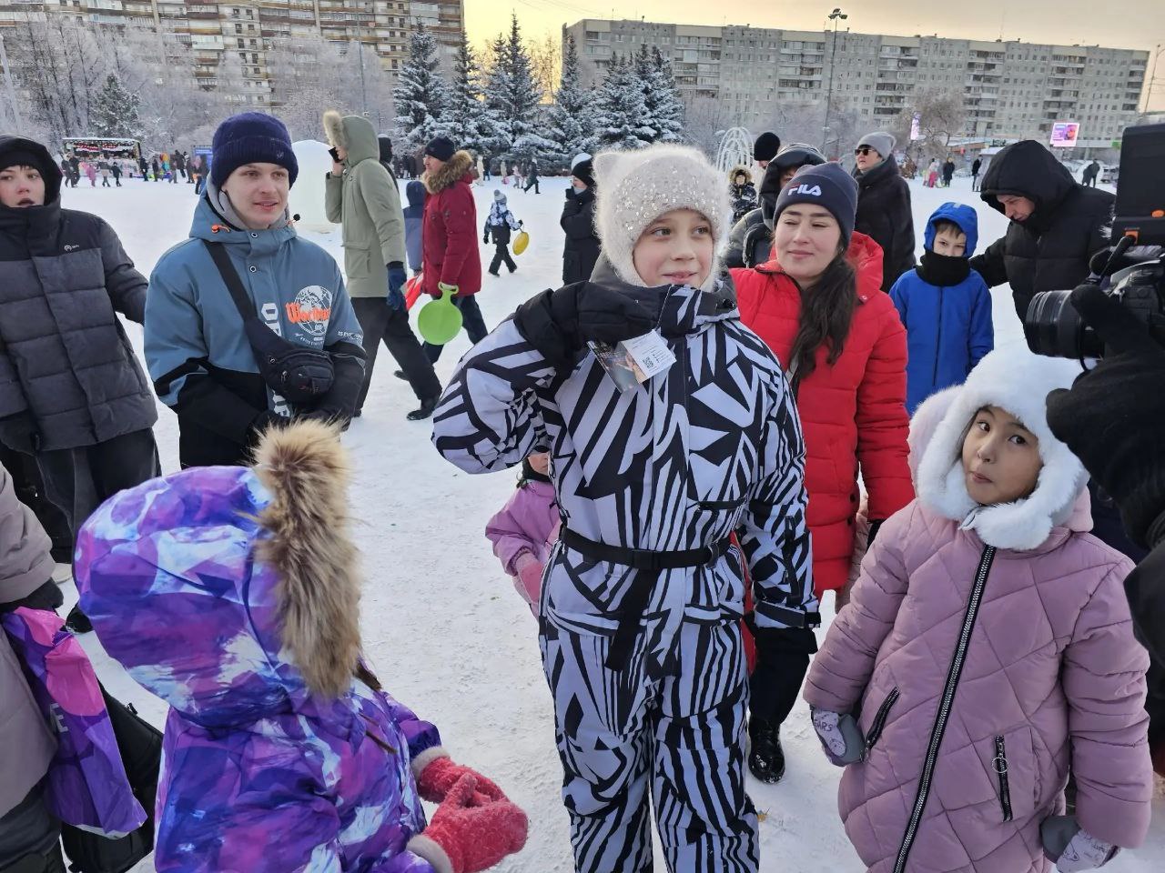 В солнечный январский день на площади 400-летия Тюмени гремела удаль молодецкая да царил веселый смех В солнечный январский день на площади 400-летия Тюмени гремела удаль молодецкая да царил веселый смех