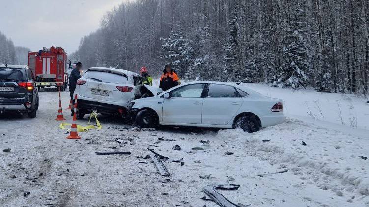 Сегодня обострилась аварийная обстановка на федеральной автодороге Тюмень-Ханты-Мансийск в Уватском округе Тюменской области Сегодня обострилась аварийная обстановка на федеральной автодороге Тюмень-Ханты-Мансийск в Уватском округе Тюменской области