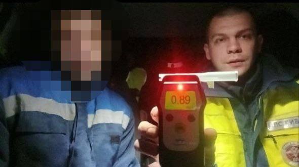 Пьют все, что пьется, и садятся за руль тюменские автоинспекторы массово вылавливают пьяниц за рулем (не всегда автомобилей)