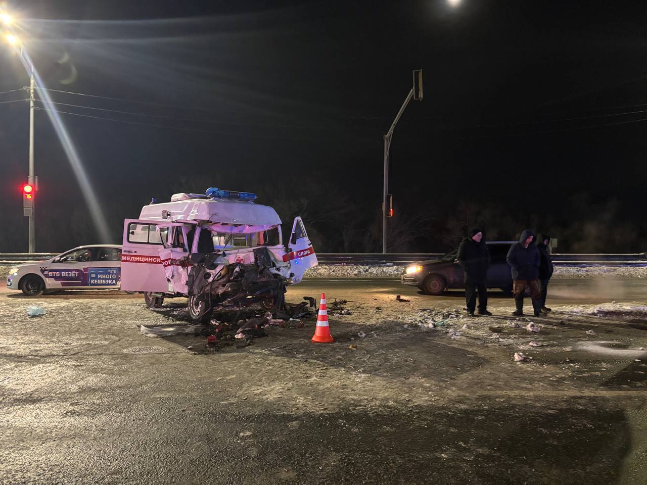 Пациент погиб в машине скорой помощи, в которую влетела фура