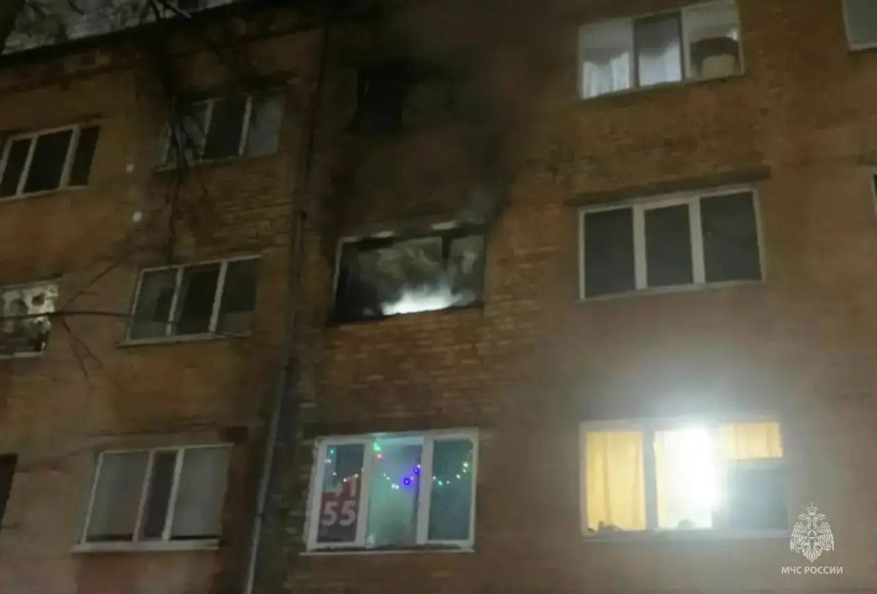 Сегодня в восьмом часу вечера поступило сообщение о пожаре в квартире многоквартирного жилого дома по адресу: г. Тюмень, ул. Республики, дом 178 Сегодня в восьмом часу вечера поступило сообщение о пожаре в квартире многоквартирного жилого дома по адресу: г. Тюмень, ул. Республики, дом 178