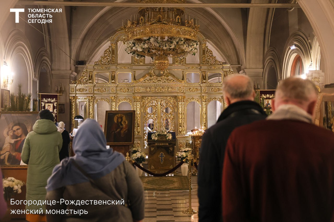 До начала Рождественского богослужения — 1 час До начала Рождественского богослужения — 1 час