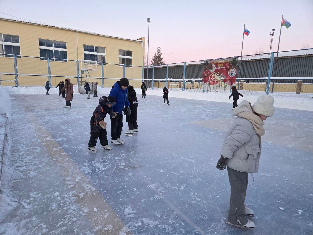 В спортивной школе «Тура» с успехом прошло массовое катание на коньках — яркое событие, которое подарило участникам заряд бодрости и праздничное настроение В спортивной школе «Тура» с успехом прошло массовое катание на коньках — яркое событие, которое подарило участникам заряд бодрости и праздничное настроение