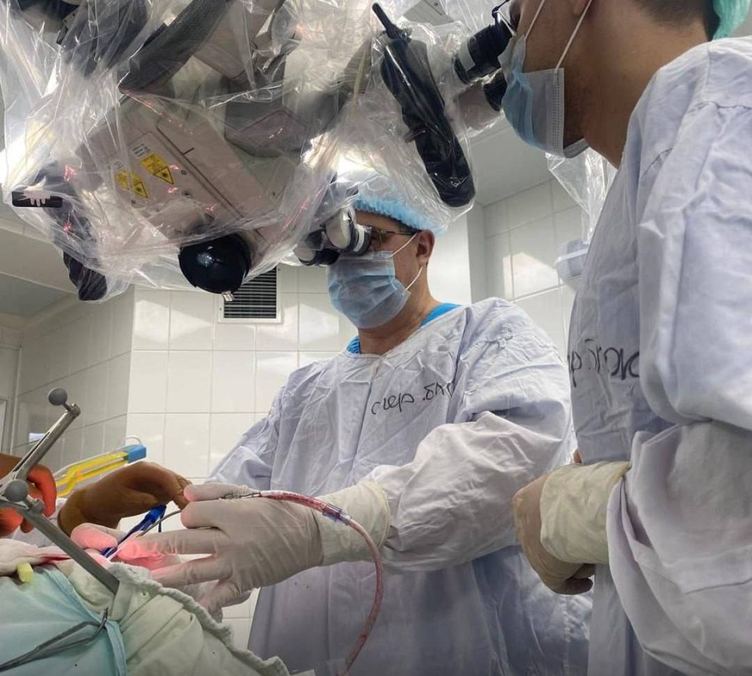 Ребенка в Югре экстренно прооперировали из-за ложного ОРЗ: девочка почувствовала недомогание, приняла лекарство от простуды и уснула