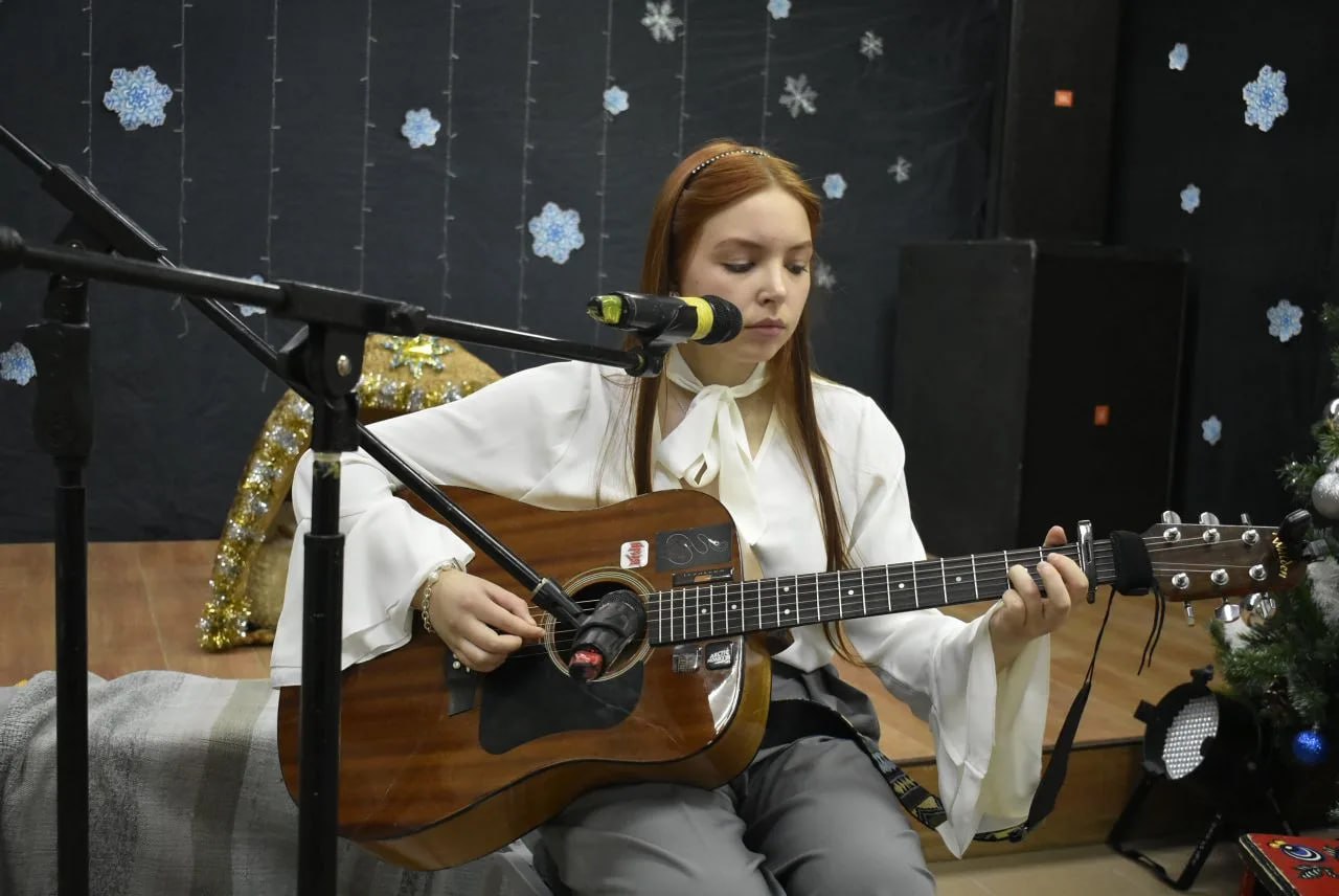 Рождественское чудо. 7 января Центр русской культуры провёл праздничную программу «Рождественская круговерть», посвящённую светлому празднику Рождества Христова Рождественское чудо. 7 января Центр русской культуры провёл праздничную программу «Рождественская круговерть», посвящённую светлому празднику Рождества Христова