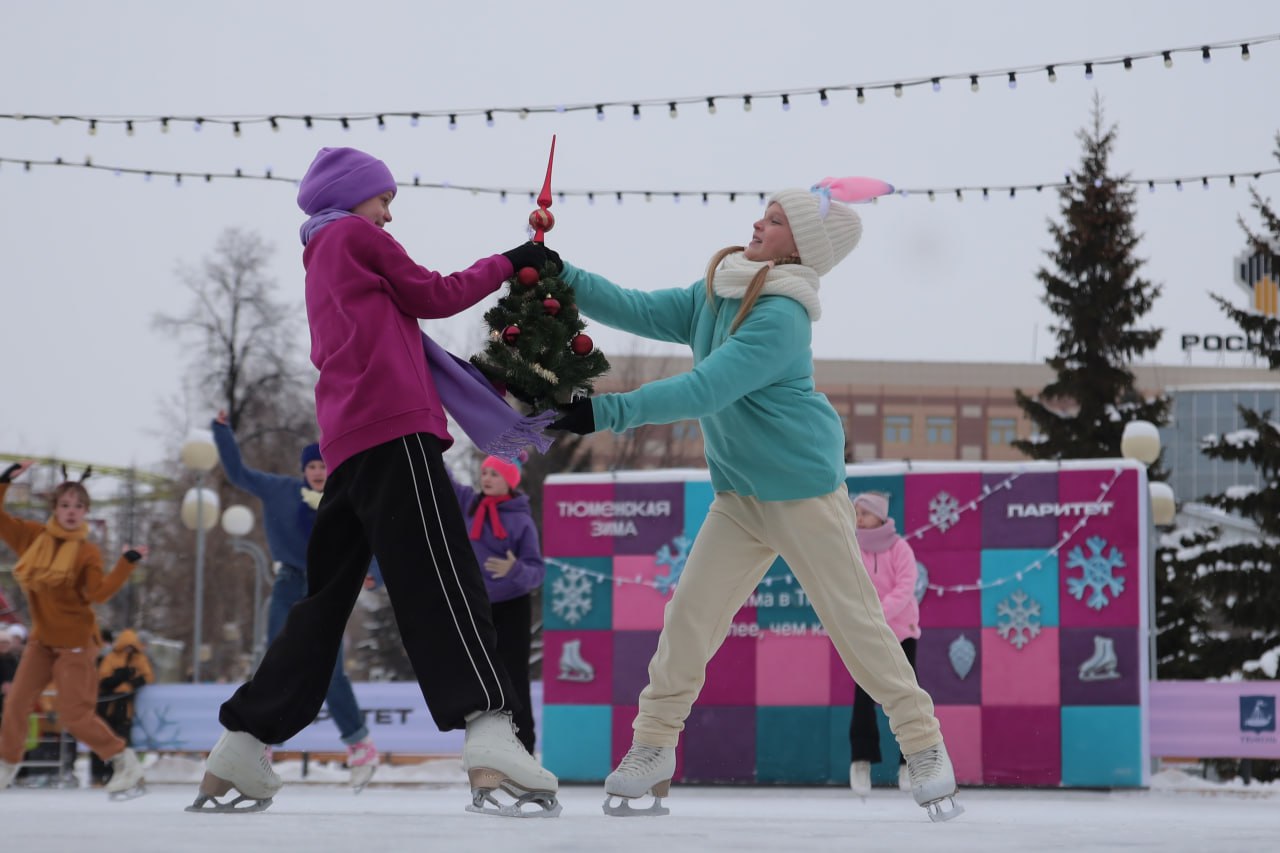 Праздник начинается!. В полдень на «Улётном катке» был дан старт празднованию Всероссийского дня фигурного катания на коньках