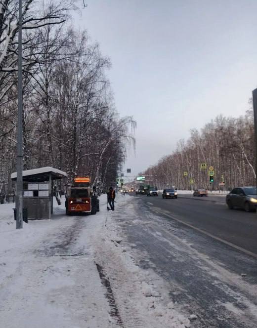 В Тюмени снежно: На уборку уже вышли дорожные службы В Тюмени снежно: На уборку уже вышли дорожные службы