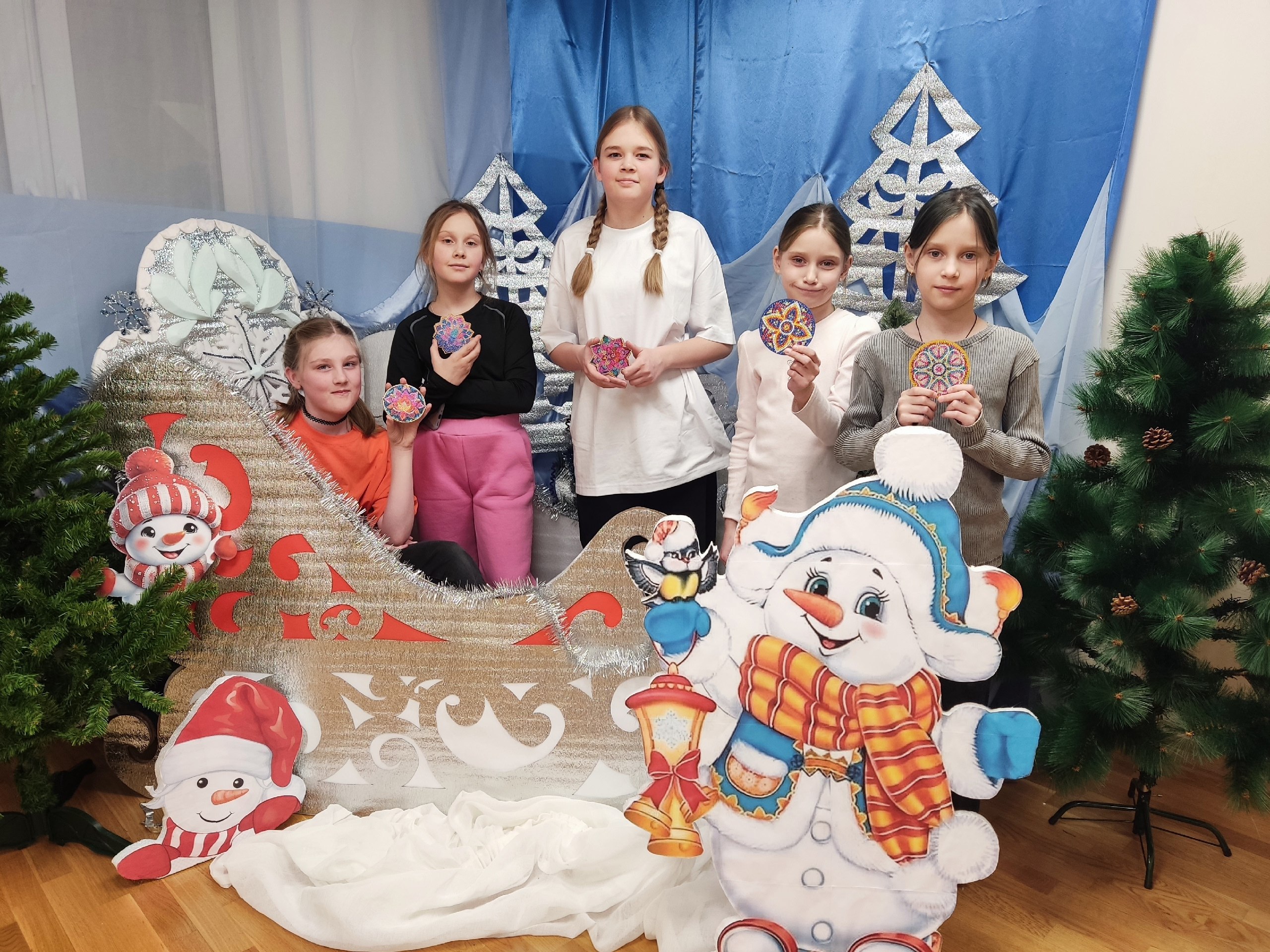 В МАУ ДО ЦРТДиЮ «Бригантина» города Тюмени в рамках проекта «Родительская пятница» прошёл уютный и творческий мастеркласс «Рождественский сувенир» В МАУ ДО ЦРТДиЮ «Бригантина» города Тюмени в рамках проекта «Родительская пятница» прошёл уютный и творческий мастеркласс «Рождественский сувенир»