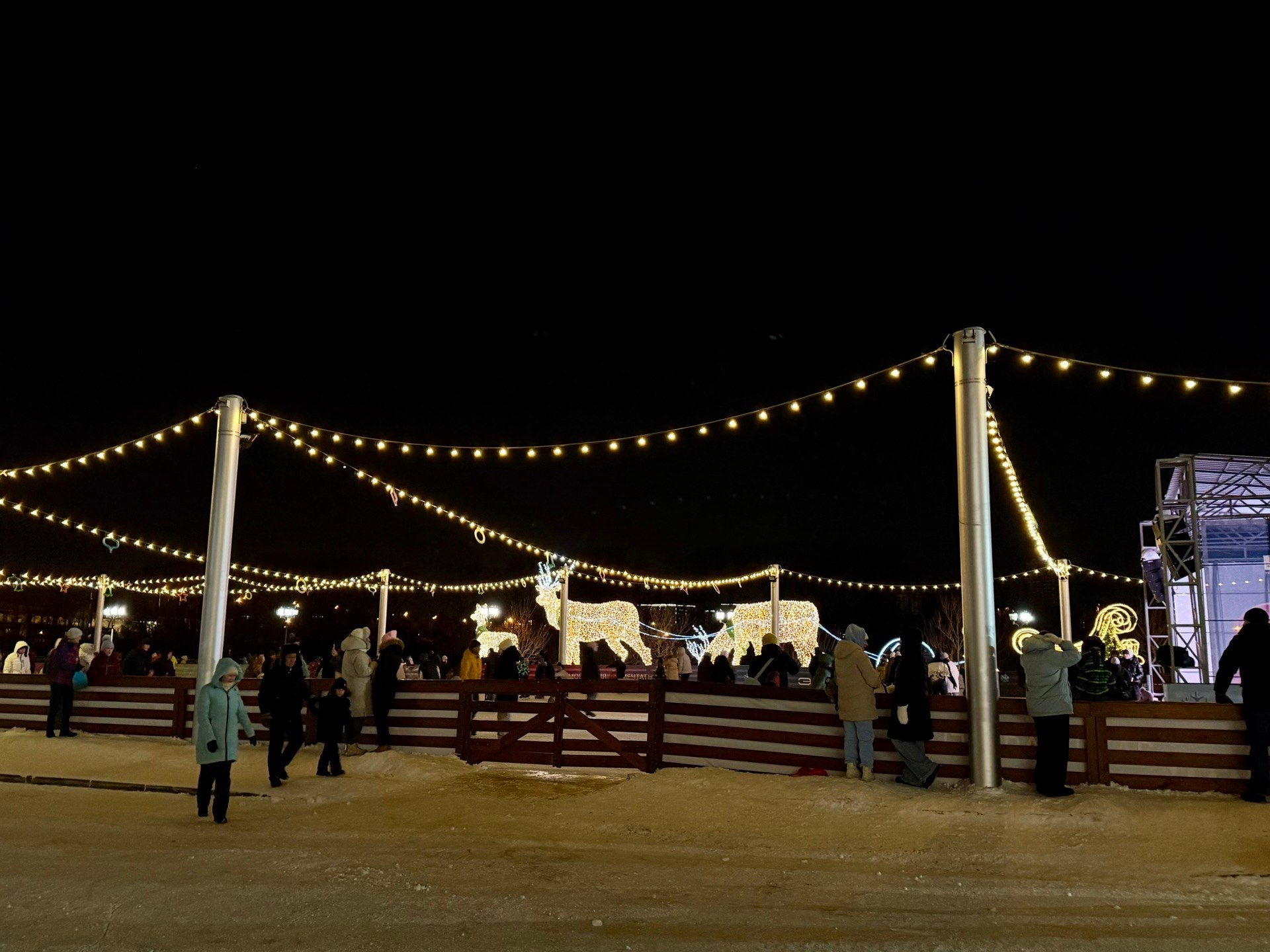 «Ледяной винил» и хиты 90-х «Ледяной винил» и хиты 90-х