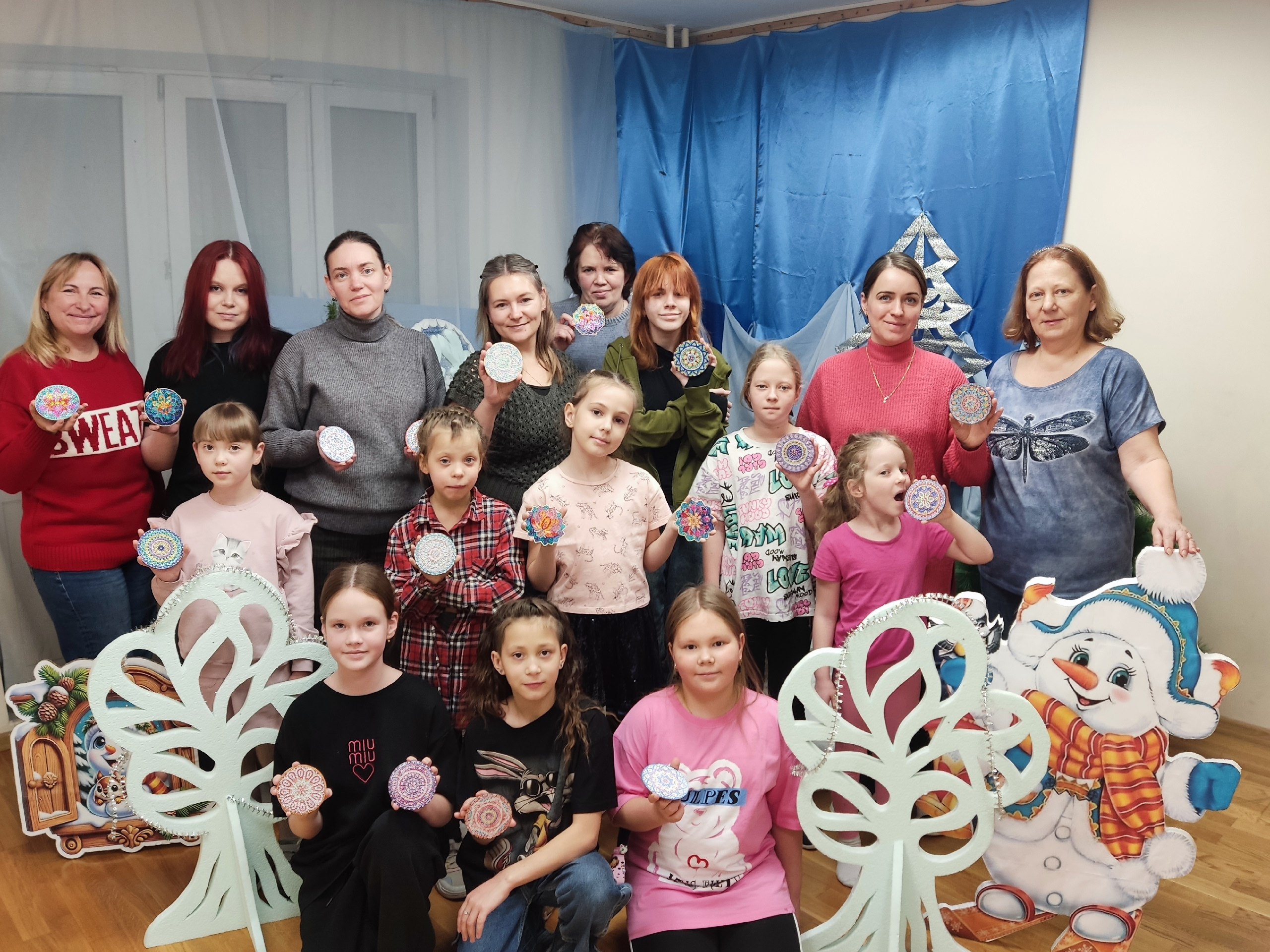 В МАУ ДО ЦРТДиЮ «Бригантина» города Тюмени в рамках проекта «Родительская пятница» прошёл уютный и творческий мастеркласс «Рождественский сувенир» В МАУ ДО ЦРТДиЮ «Бригантина» города Тюмени в рамках проекта «Родительская пятница» прошёл уютный и творческий мастеркласс «Рождественский сувенир»