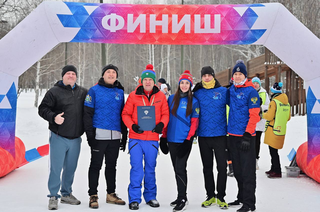 Работники прокуратуры Тюменской области приняли участие в парковом забеге в предверии своего профессионального праздника Работники прокуратуры Тюменской области приняли участие в парковом забеге в предверии своего профессионального праздника
