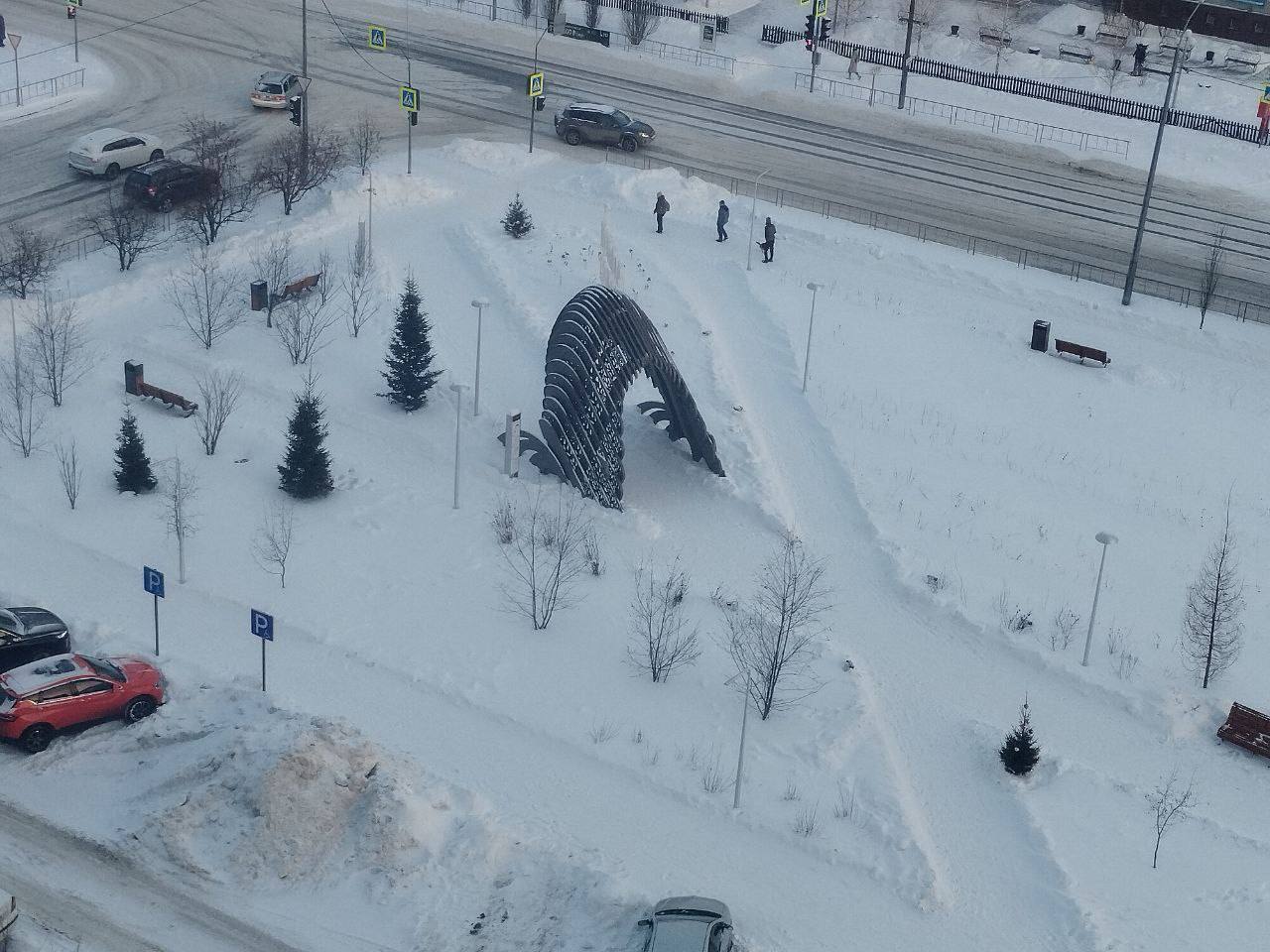 Бульвар Петра Ершова. В Тюмени появился портал в подводное царство, где ожили герои любимой сказки! Здесь вас ждёт не просто прогулка, а настоящее путешествие по морскому дну, сверкающему праздничными огнями Бульвар Петра Ершова. В Тюмени появился портал в подводное царство, где ожили герои любимой сказки! Здесь вас ждёт не просто прогулка, а настоящее путешествие по морскому дну, сверкающему праздничными огнями