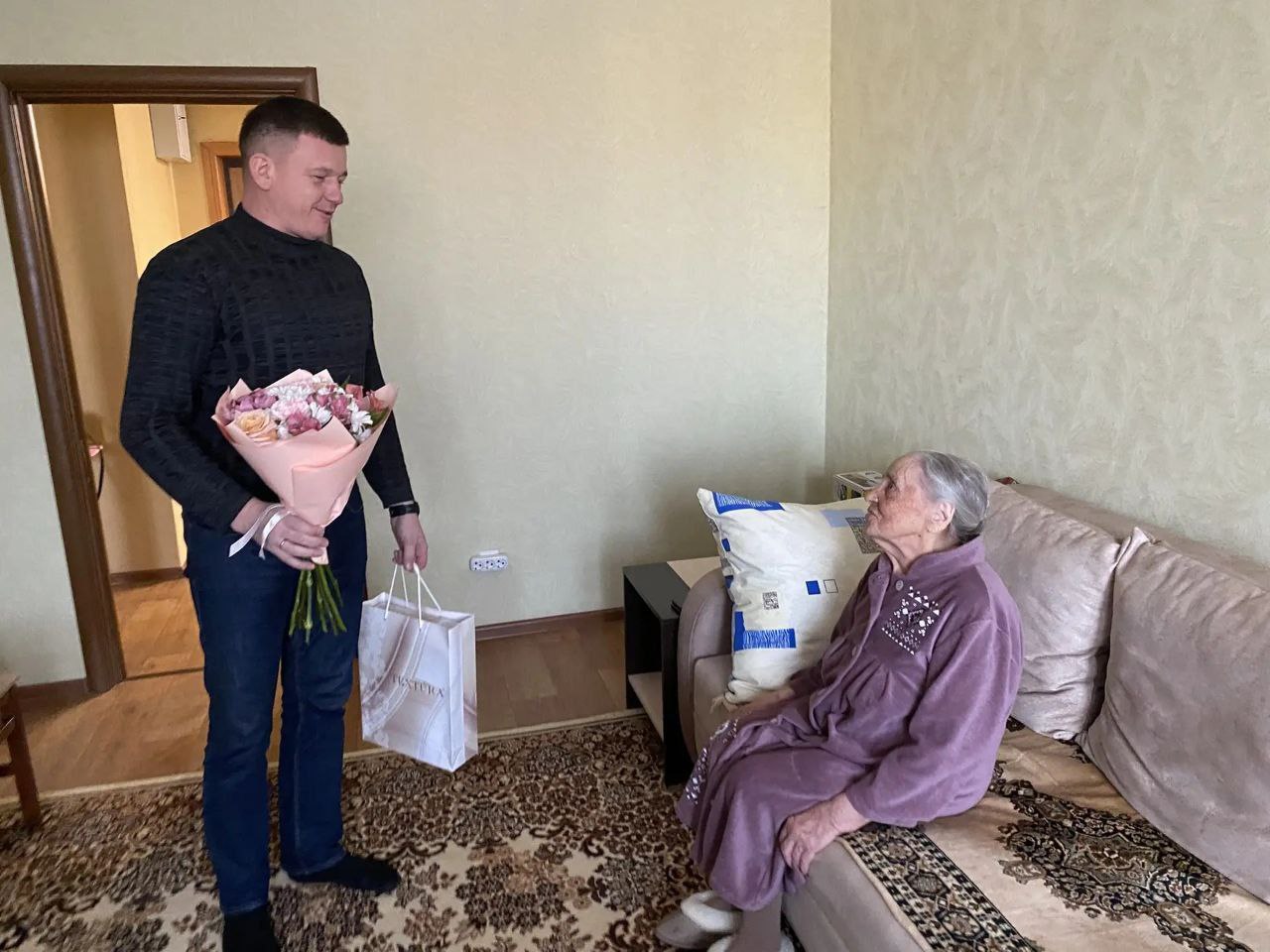 94летие Нины Тимофеевны Зуйковой: слова благодарности и поздравления 94летие Нины Тимофеевны Зуйковой: слова благодарности и поздравления