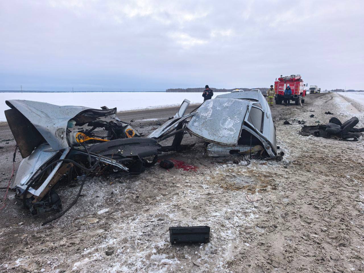 За новогодние каникулы в Тюменской области произошло больше полсотни аварий: в них погибли 12 человек, из которых двое - дети