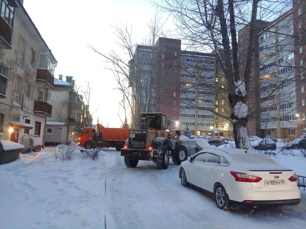 Двор как зимняя сказка, а не снежный плен Двор как зимняя сказка, а не снежный плен