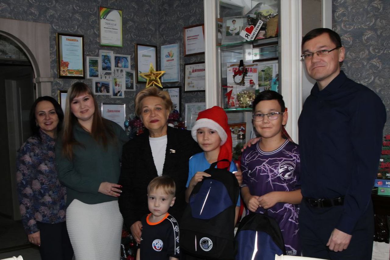 Продолжаем рассказывать о праздничных мероприятиях, которые организовали депутаты Тюменской областной думы для юных жителей региона Продолжаем рассказывать о праздничных мероприятиях, которые организовали депутаты Тюменской областной думы для юных жителей региона