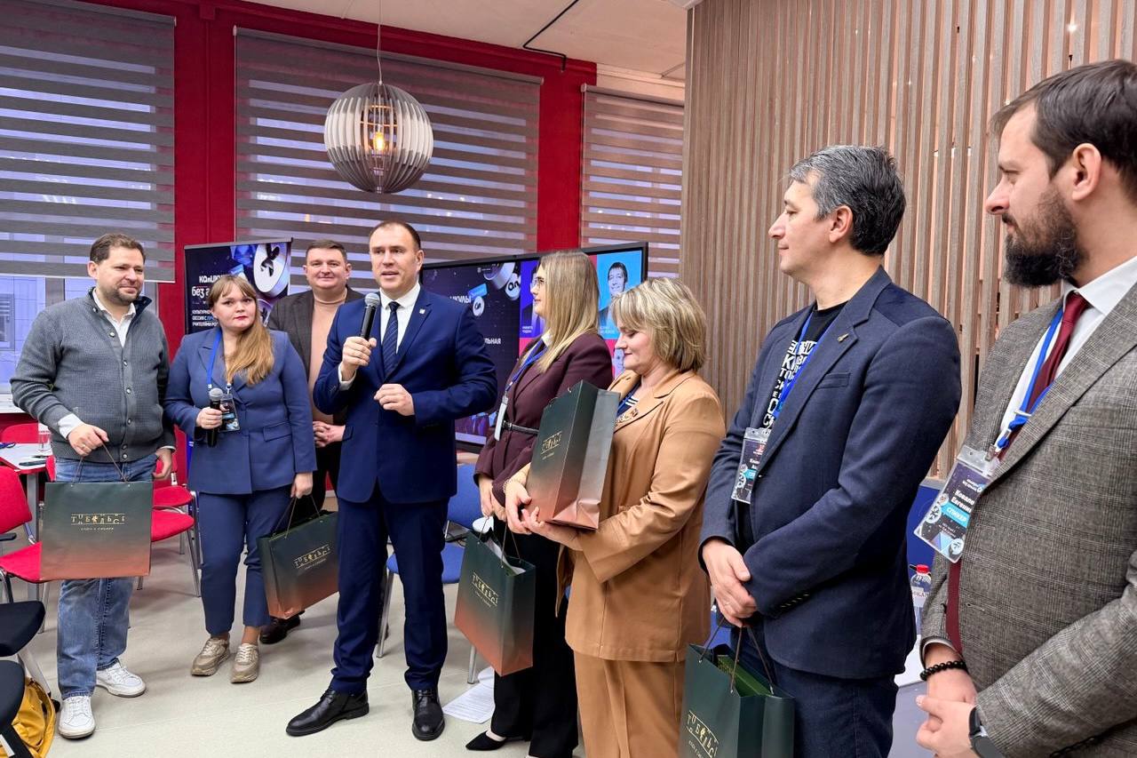 С радостью приветствовал участников уникального образовательного проекта с участием лучших педагогов России – «Каникулы без границ» С радостью приветствовал участников уникального образовательного проекта с участием лучших педагогов России – «Каникулы без границ»