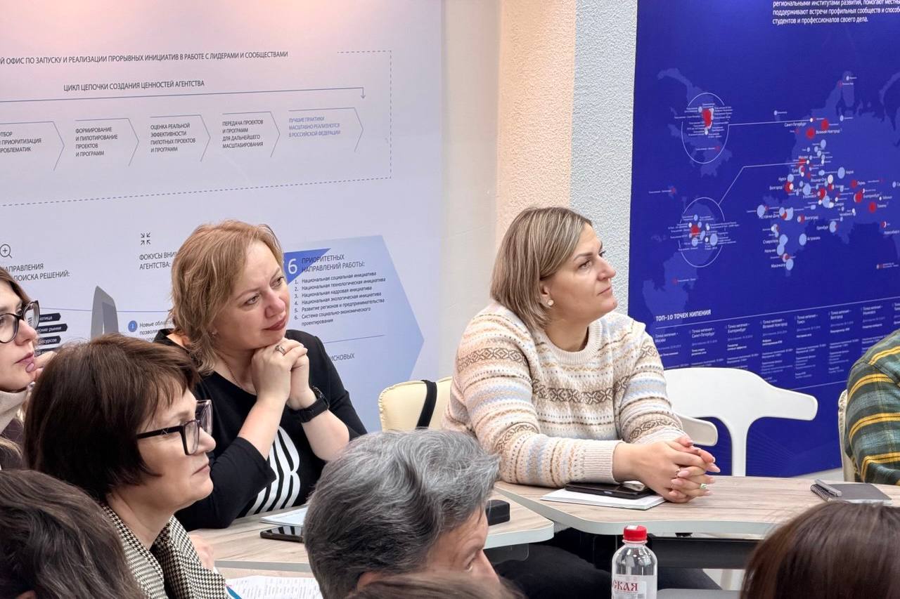 С радостью приветствовал участников уникального образовательного проекта с участием лучших педагогов России – «Каникулы без границ» С радостью приветствовал участников уникального образовательного проекта с участием лучших педагогов России – «Каникулы без границ»