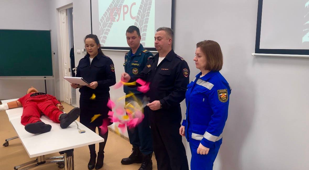 У этих студентов колледжа искусственного интеллекта, креативного мышления и мастерства не случайно такие серьезные лица У этих студентов колледжа искусственного интеллекта, креативного мышления и мастерства не случайно такие серьезные лица