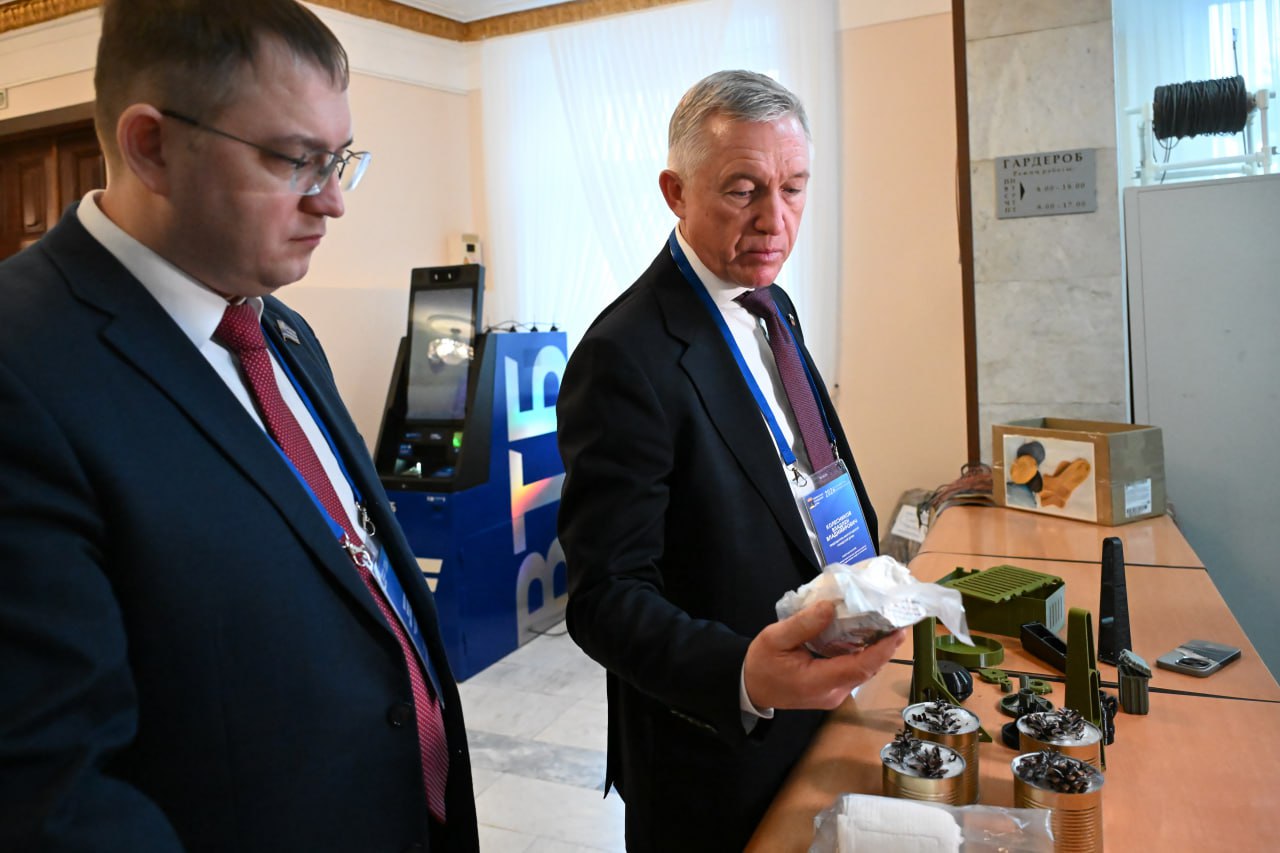 Встретился с главами представительных органов муниципальных образований из разных российских регионов Встретился с главами представительных органов муниципальных образований из разных российских регионов