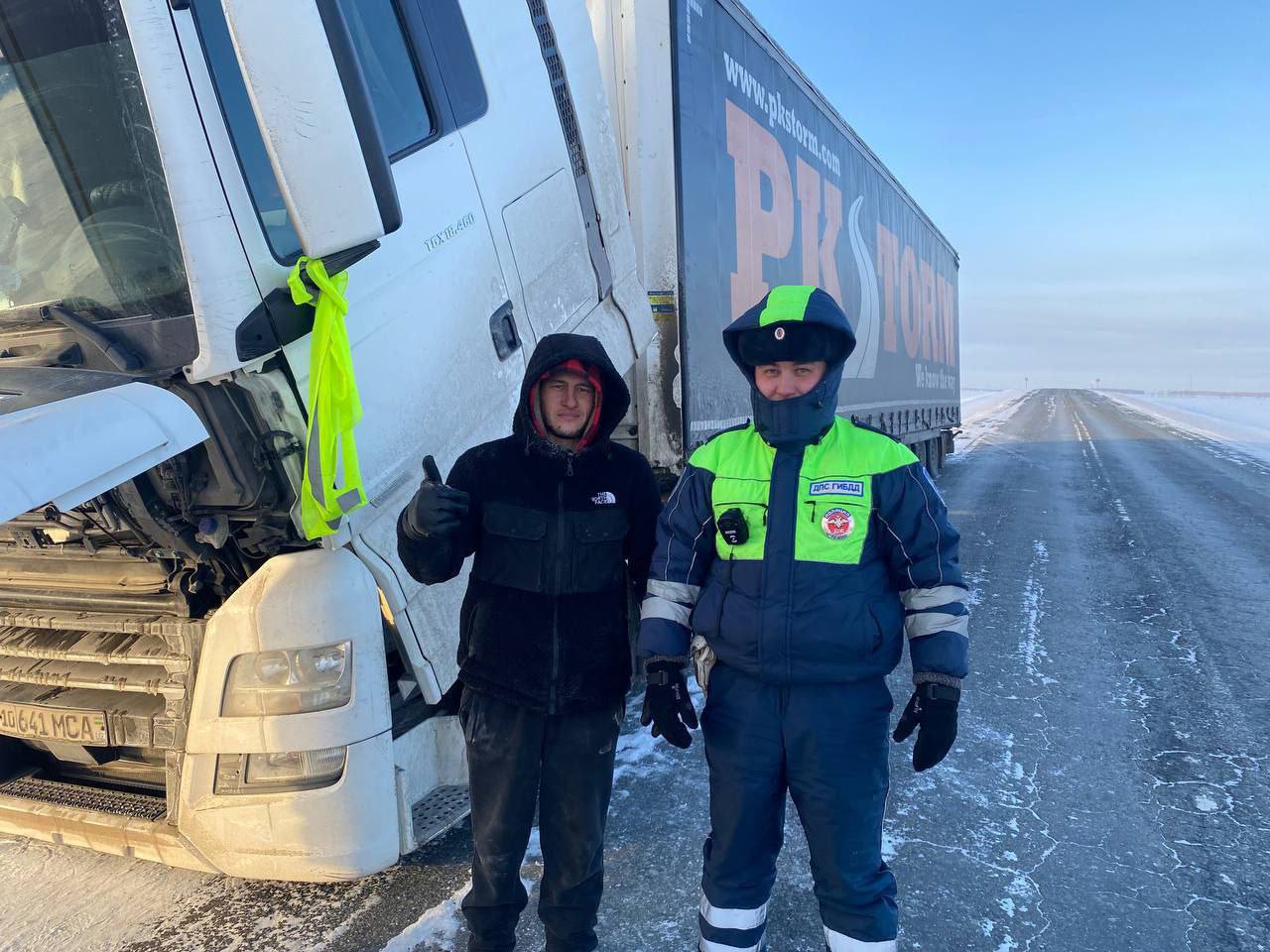 Фура сломалась у дальнобойщика в 37 °C на автодороге Ишим — Казанское