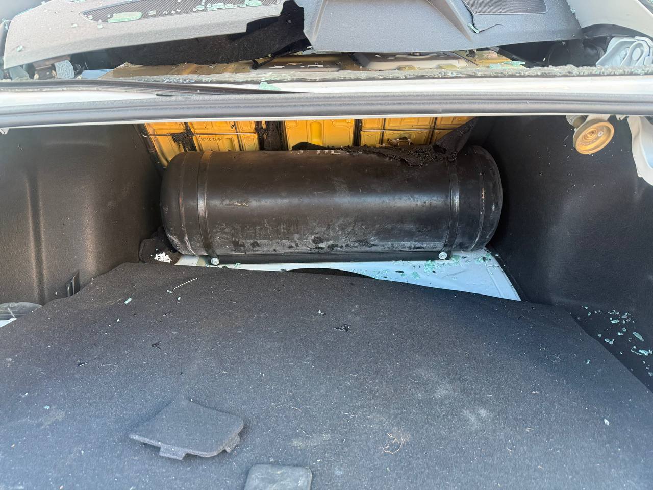 В Тюмени после взрыва газа в автомобиле пострадал ребёнок В Тюмени после взрыва газа в автомобиле пострадал ребёнок