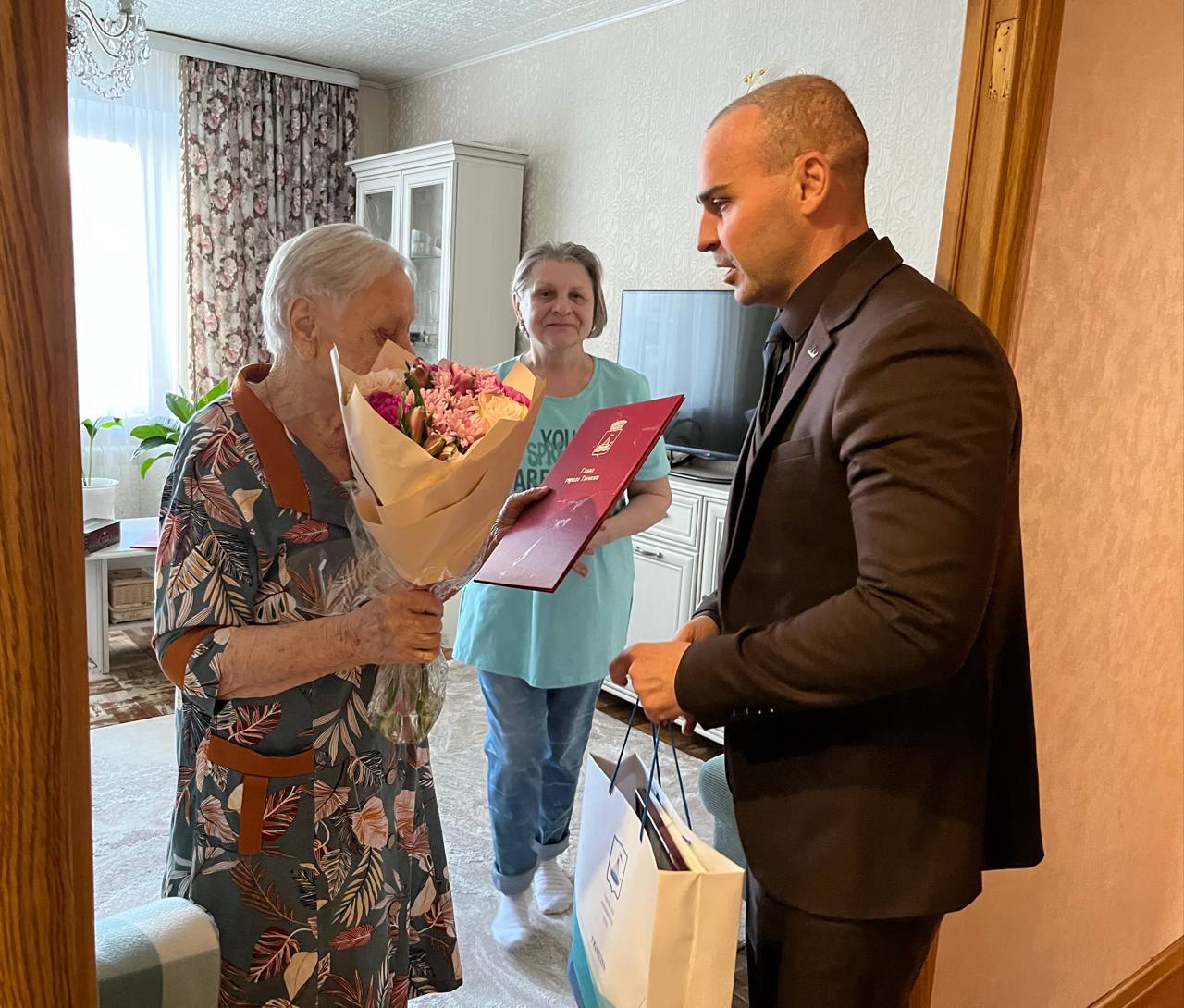 С юбилеем, Кира Герасимовна! С юбилеем, Кира Герасимовна!