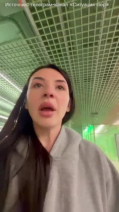 Блогер Александра Коцкая устроила скандал в Кольцово из-за новых правил пересечения границы