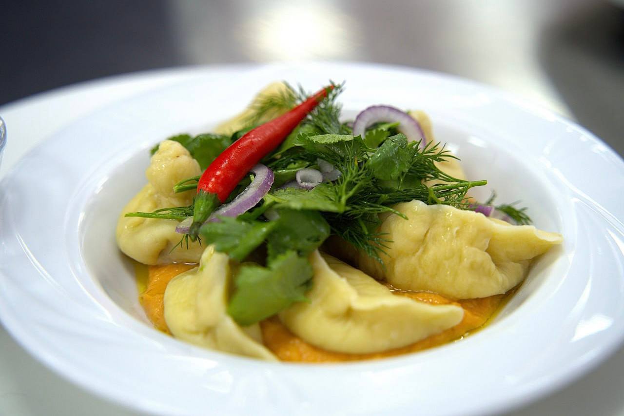 Готовимся к фестивалю «Пельменный съест» – яркому гастрономическому празднику, известному далеко за пределами региона и отмеченному наградами Готовимся к фестивалю «Пельменный съест» – яркому гастрономическому празднику, известному далеко за пределами региона и отмеченному наградами