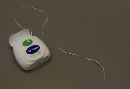 Как экономить, используя обычную зубную нить: лайфхак для каждого