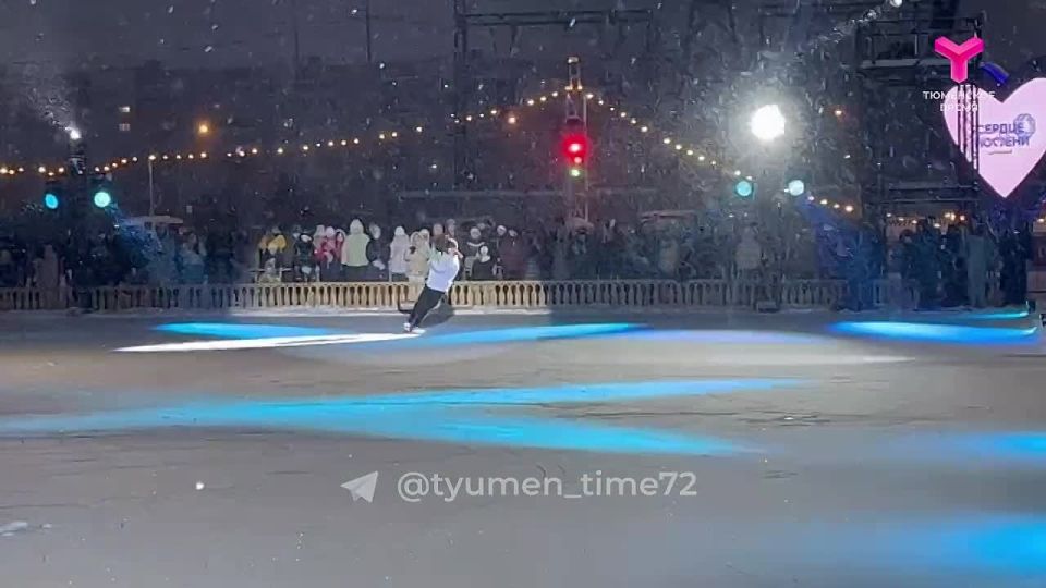 На катке "Сердце Тюмени" на Уездной проходит ледовое шоу