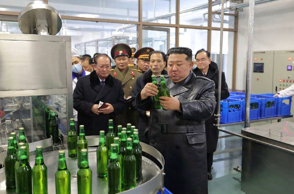 WarGonzo: Корея №1: Старый и новый год в КНДР, стройки, ракеты и семья Ким Чен Ына