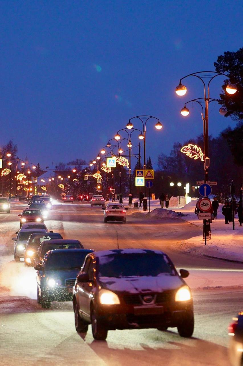 Поделюсь, что делаем, чтобы в городе было светло, ярко и уютно Поделюсь, что делаем, чтобы в городе было светло, ярко и уютно