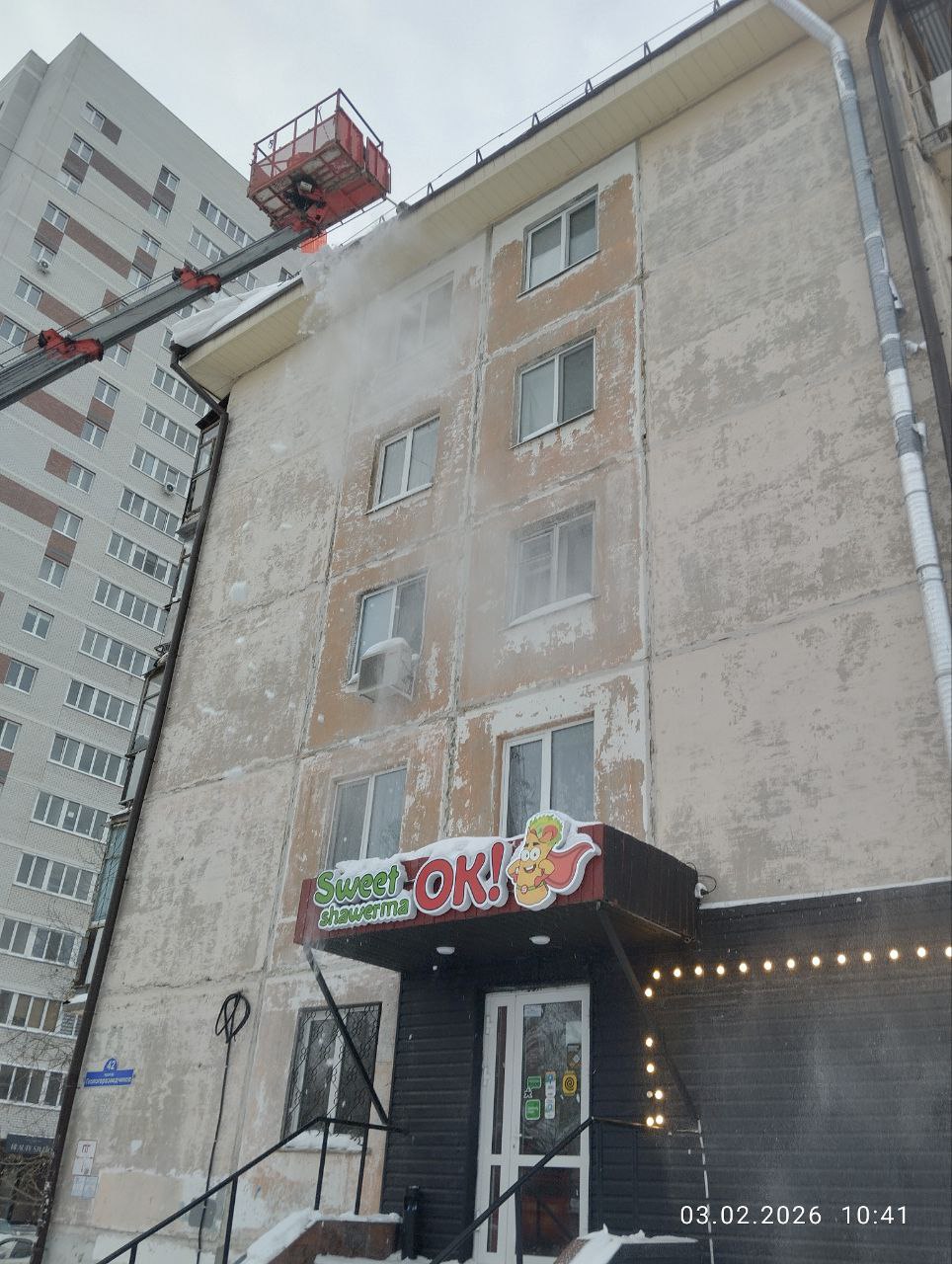 Снег на кровле — это риск! Снег на кровле — это риск!