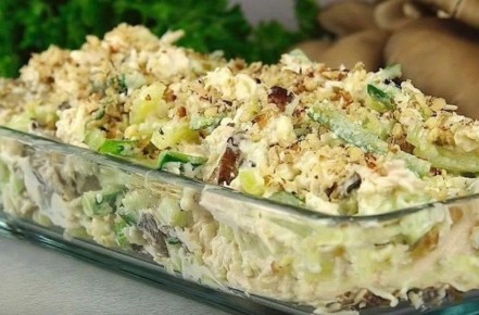 Новый взгляд на новогодний стол: салат, который удивит всех