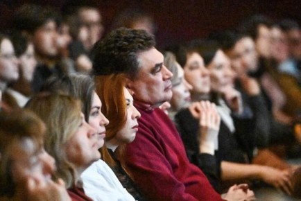 Премьеру игрового фильма в жанре трагикомедии "Стремление к звездам" представят тюменцам в мультицентре "Контора пароходства" 4 февраля