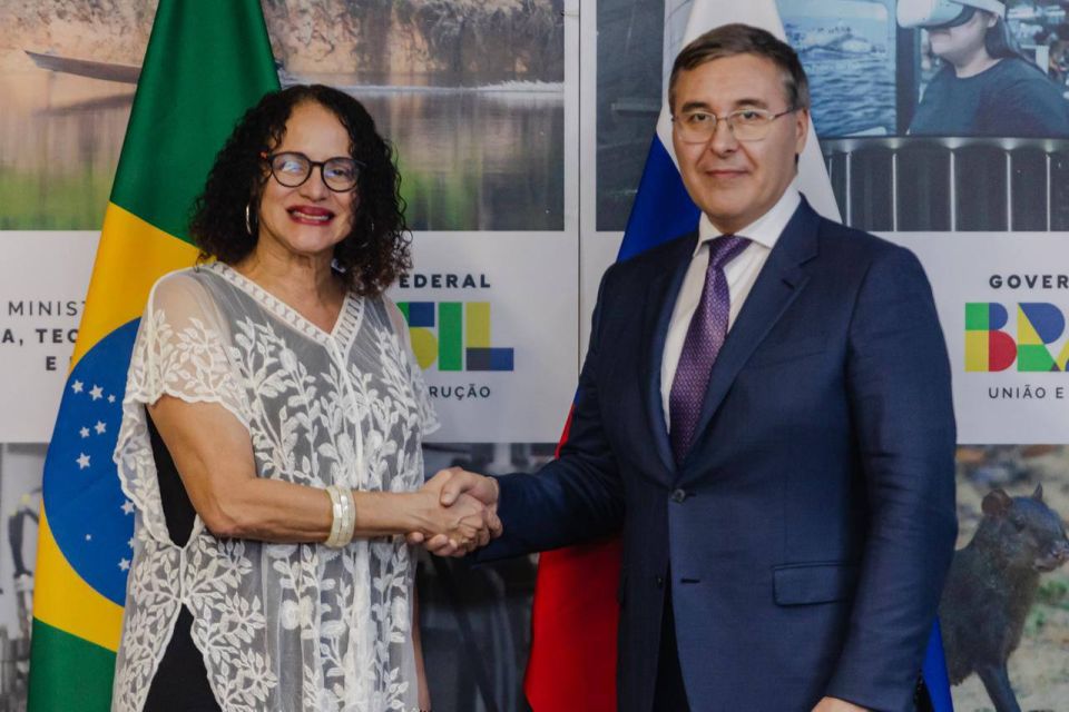 Глава Минобрнауки Валерий Фальков встретился с Министром науки, технологий и инноваций Федеративной Республики Бразилия Лусианой Барбоза де Оливейра Сантос
