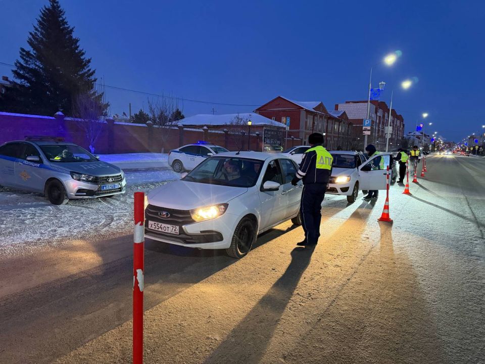 "Сплошные проверки" водителей на трезвость прошли вчера вечером в Ишиме и Тобольске