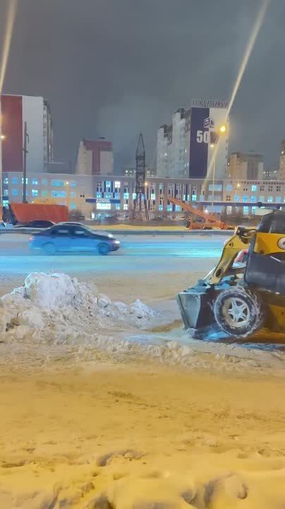 Что по снегу?. Только за вчерашние сутки с городских улиц вывезли 50 416 кубометров снега