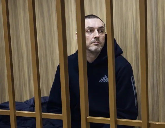 «Лучше жизнь отдам в бою, чем здесь буду ничтожно гнить»: адвокат Бережного, убийцы девочки из Тюмени, опровергла слухи о его попытках уйти на СВО