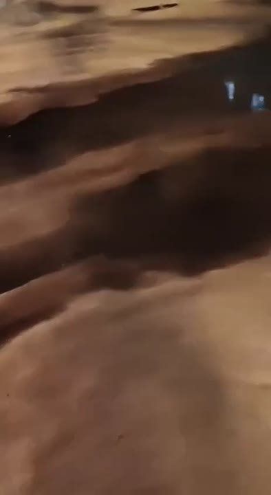 Коммунальная авария случилась этим вечером в районе домов 2 и 4 по улице Белинского