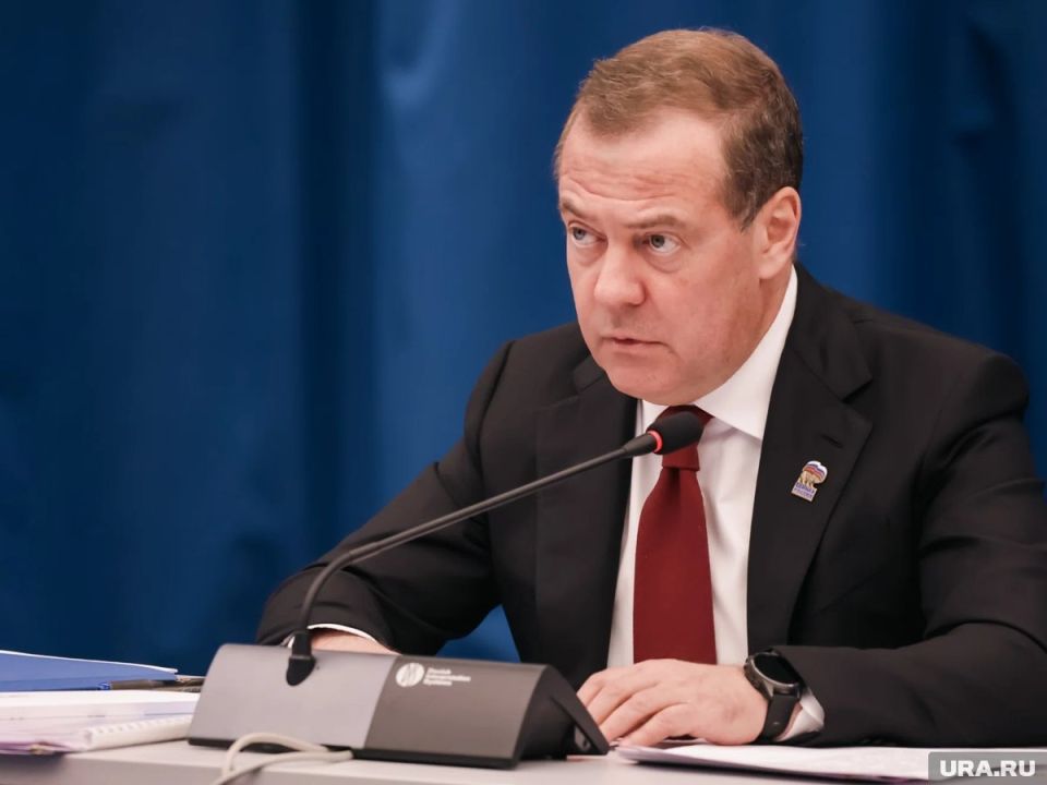 Медведев предложил создать новый орган власти для поддержки участников СВО