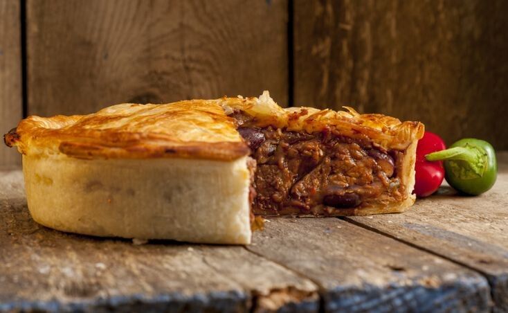 Погружение в уют: английский пирог с говядиной и лисичками