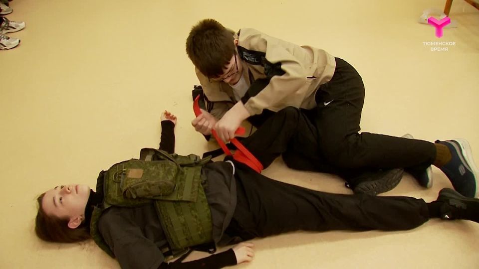 Вместо учебников жгуты и аптечки