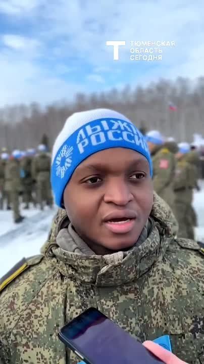 Традиционный массовый забег «Лыжня России» в Тюмени собрал тысячи спортсменов