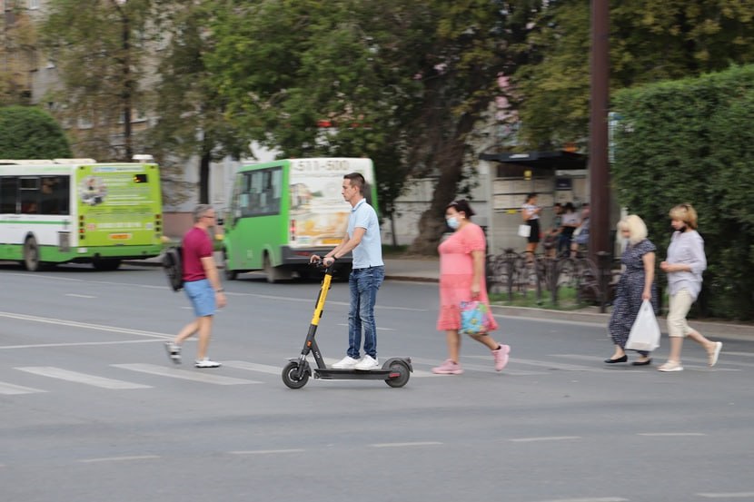 В Тюмени в прошедшем году значительно снизилось количество дорожно-транспортных происшествий с участием средств индивидуальной мобильности