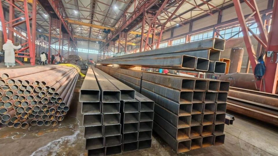 Управление капитального строительства и общественники побывали на экскурсии по тюменскому заводу