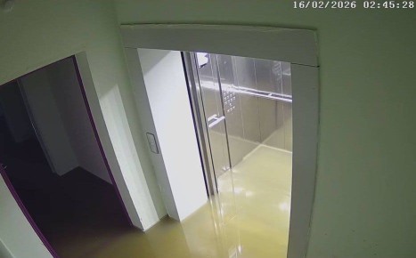 Подвал многоэтажки на Ставропольской затопило канализацией