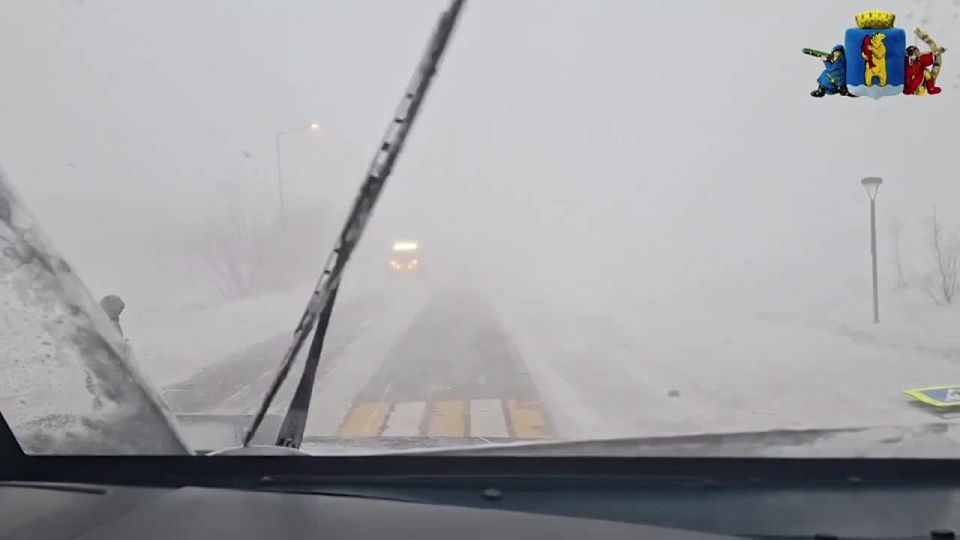 Крыши сносит, людей тоже – пурга и ураган в чукотском Анадыре